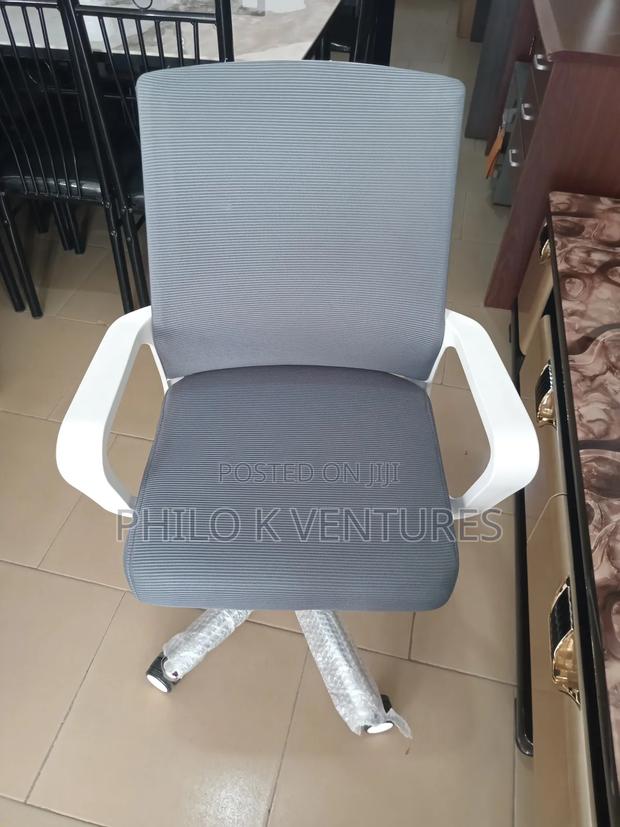 Corporate Chair · Photo 2