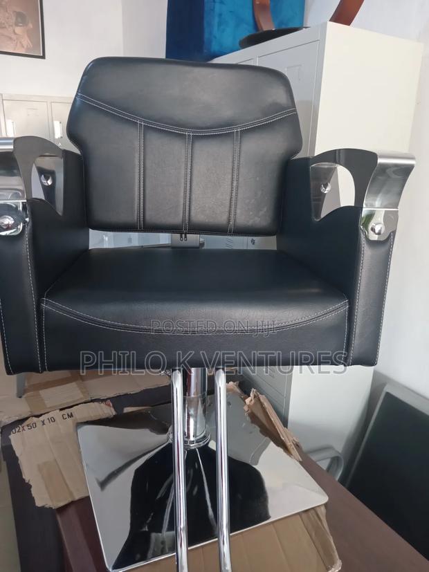 Chair Used at Hair Spa · Photo 2