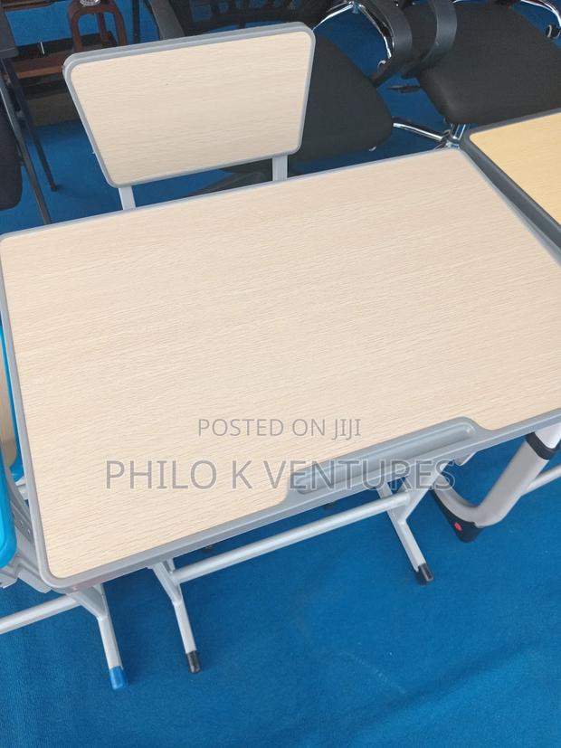 Classroom Desk · Photo 2