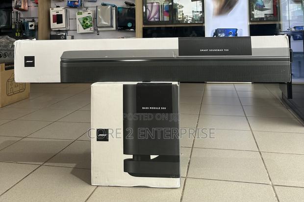Bose Smart Soundbar 700 With Bass Module 500 · Photo 2