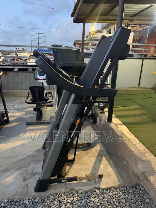 Treadmill With Lovely Design · Photo 3