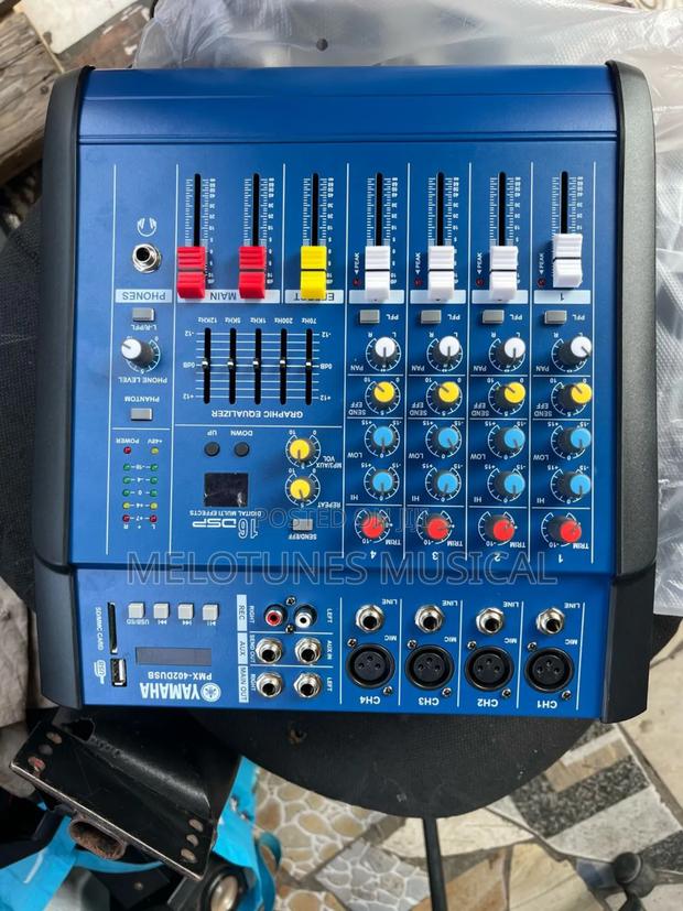 Yamaha PMX-402dusb 4-Channel Powered Mixer · Photo 4