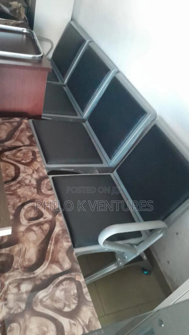 Non Padded Metal Waiting Chair · Photo 2