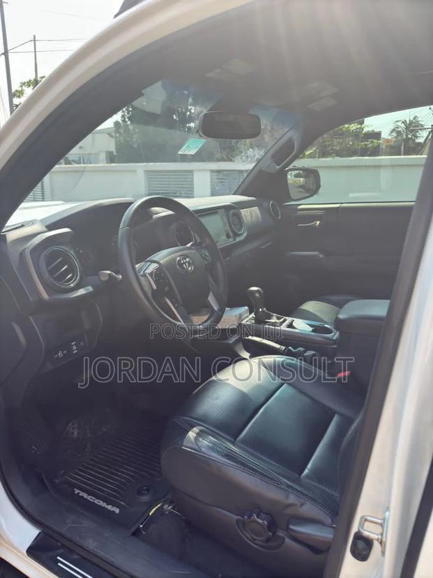 Toyota Tacoma Limited V6 4x4 Double Cab 127.4 in. WB 2020 White · Photo 3