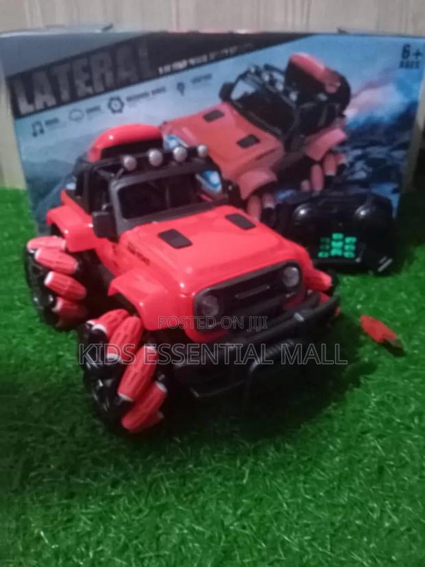 Remote Control Stunt Car · Photo 4