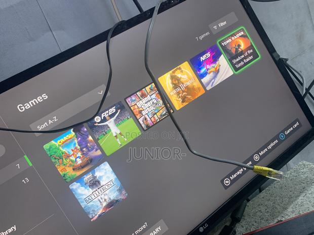 Xbox One With 12 Free Games Including Fc25 · Photo 4
