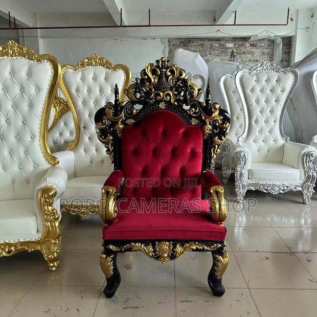 Throne Chair · Photo 2