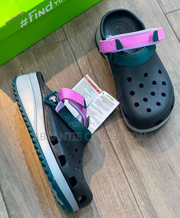 Crocs Classic Hiker Clog · Photo 4