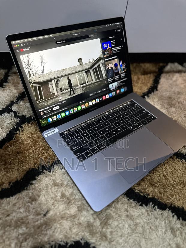 Laptop Apple MacBook 2018 16GB Intel Core I9 SSD 1T