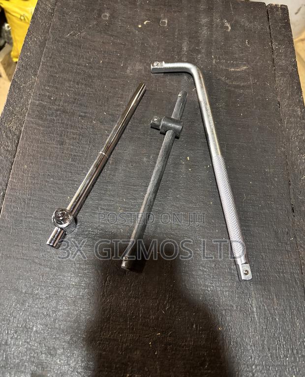 12" Socket and Sliding Bar. · Photo 4