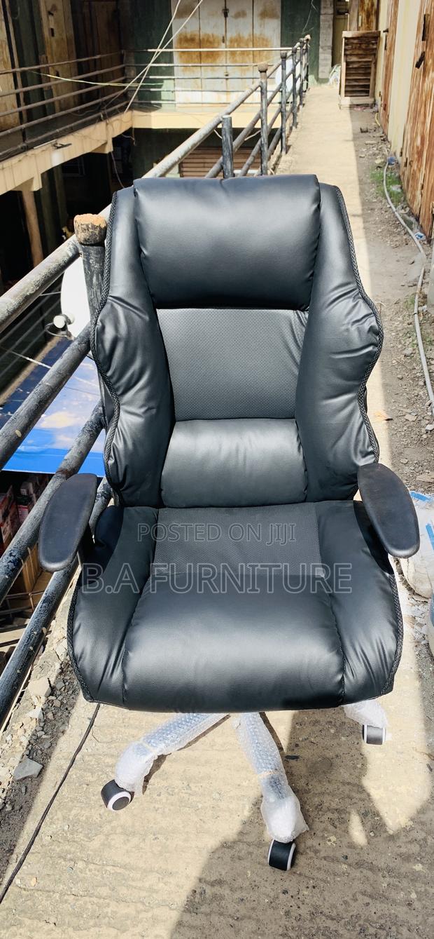 Office Chair— Leather · Photo 4
