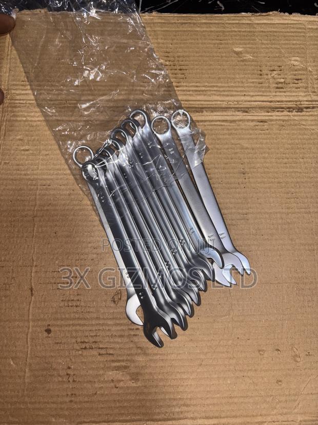 11mm Combination Wrench. · Photo 2