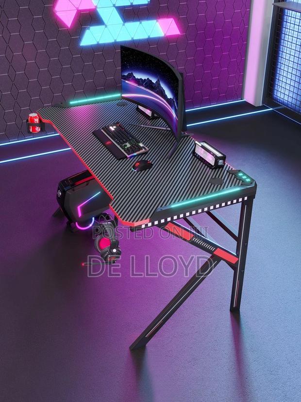 K Shape RGB Game Table photo 2