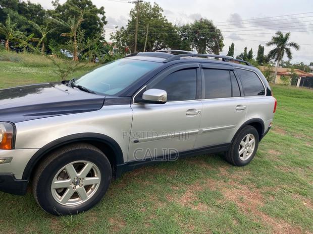 Volvo XC90 2010 Silver photo 3