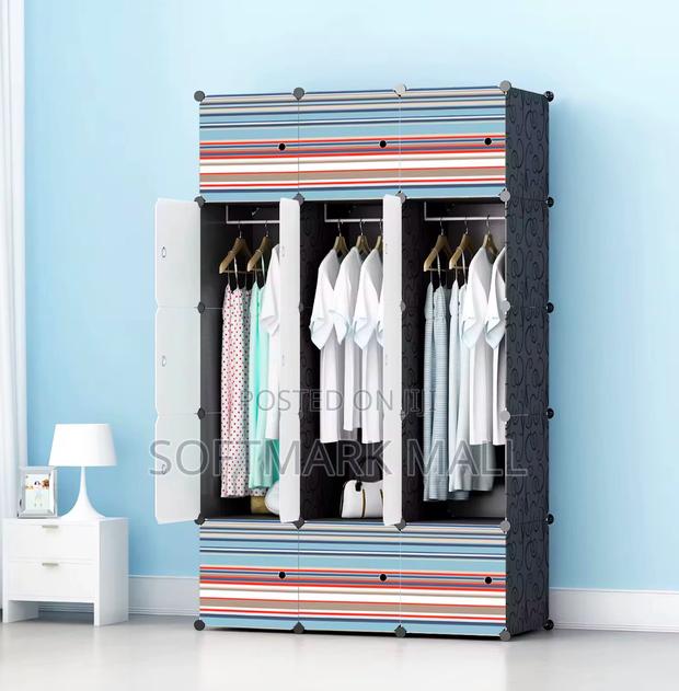 Strong 15 Cubes Plastic Portable Wardrobe · Photo 1