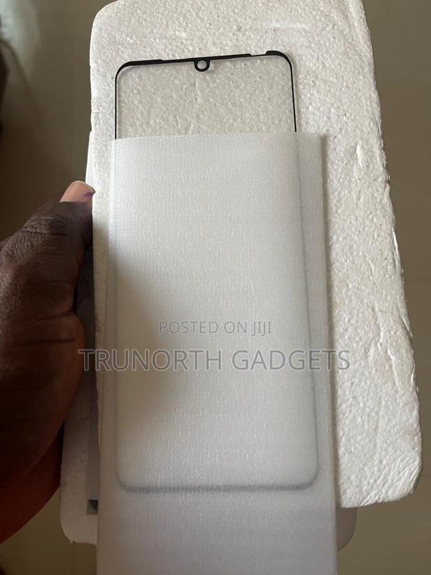 Lg Velvet Screen Protector · Photo 1