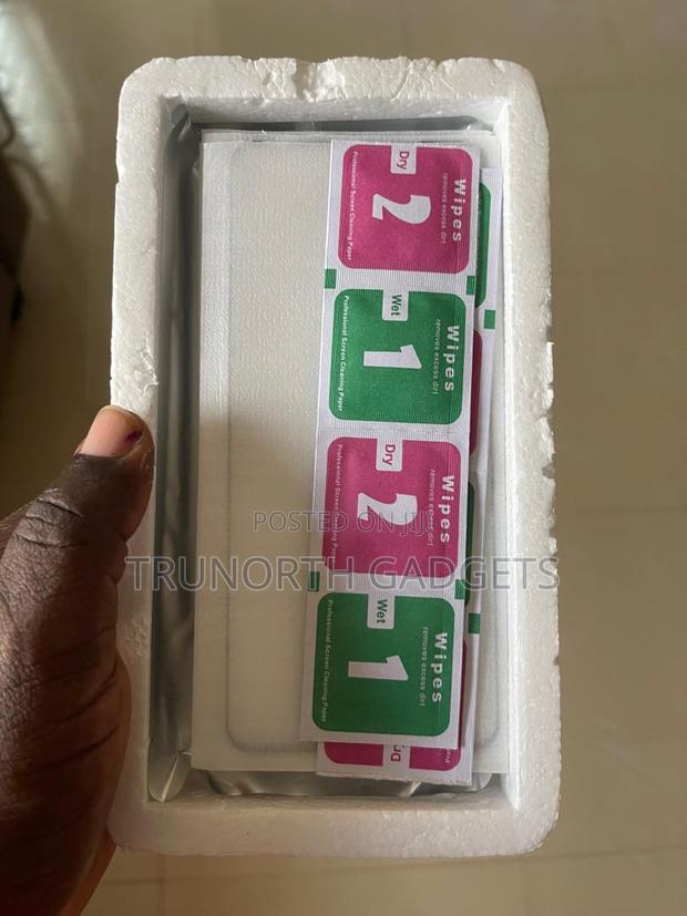 Lg Velvet Screen Protector · Photo 2