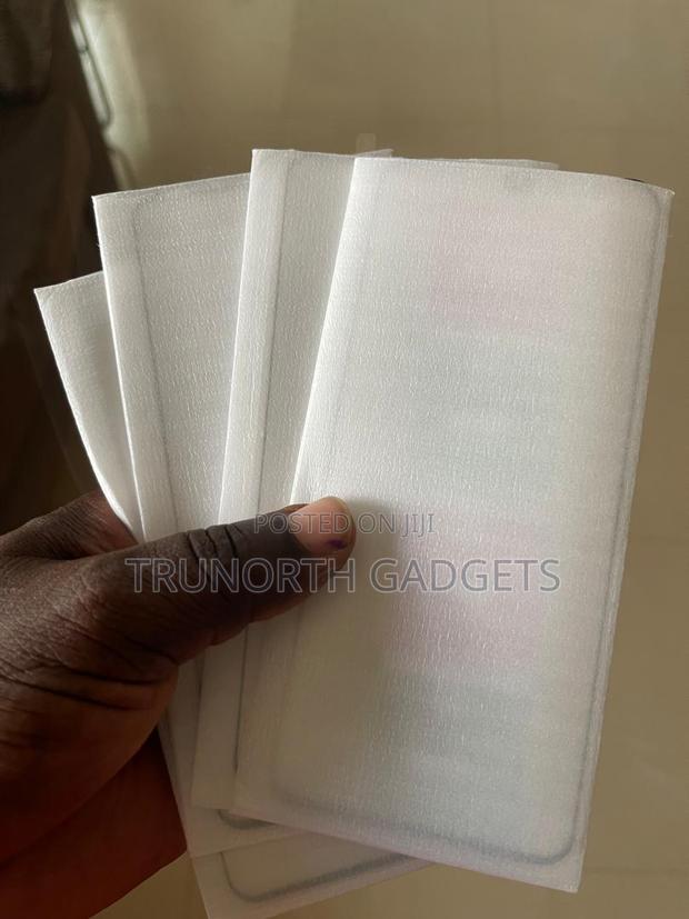 Lg Velvet Screen Protector · Photo 3