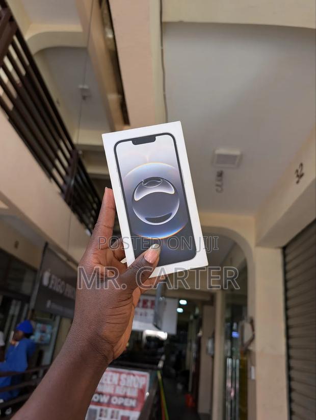 New Apple iPhone 16e 128 GB White