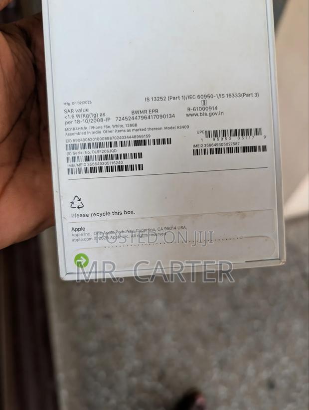 New Apple iPhone 16e 128 GB White photo 5