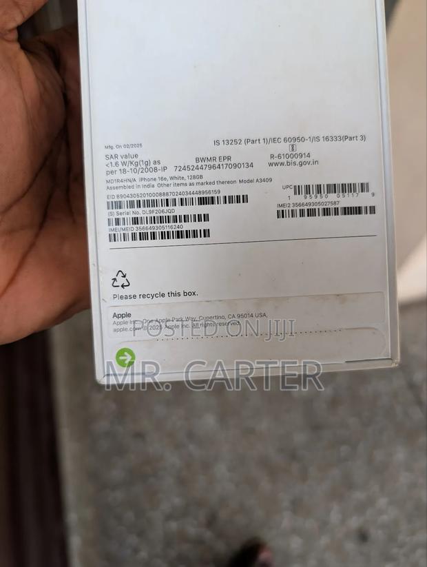 New Apple iPhone 16e 128 GB White photo 6