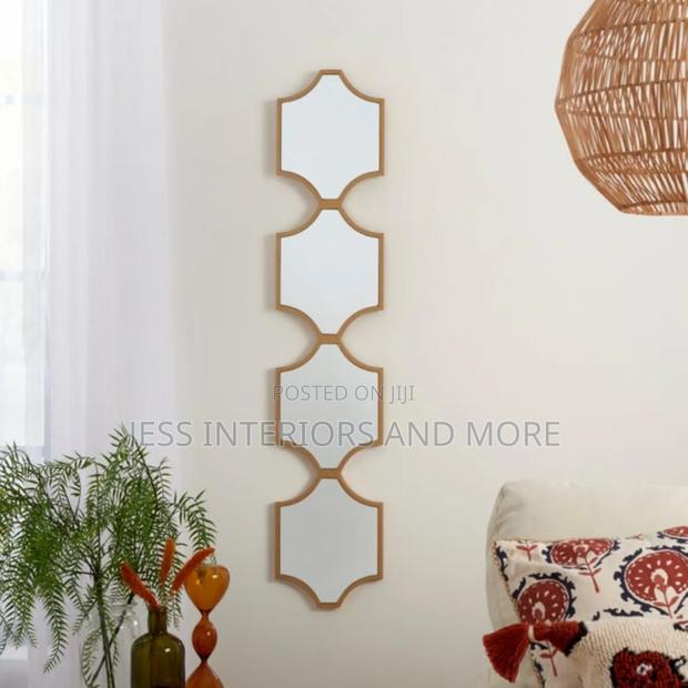 Panel Wall Mirror · Photo 3