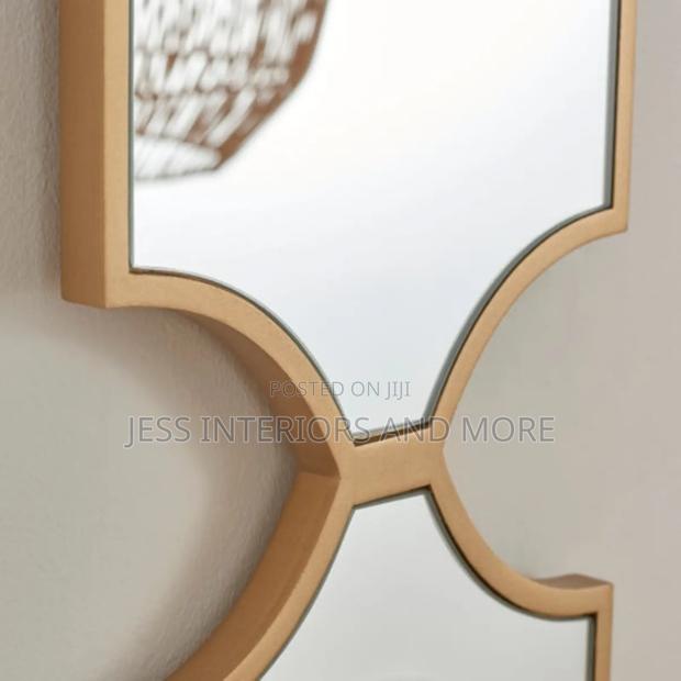 Panel Wall Mirror · Photo 4