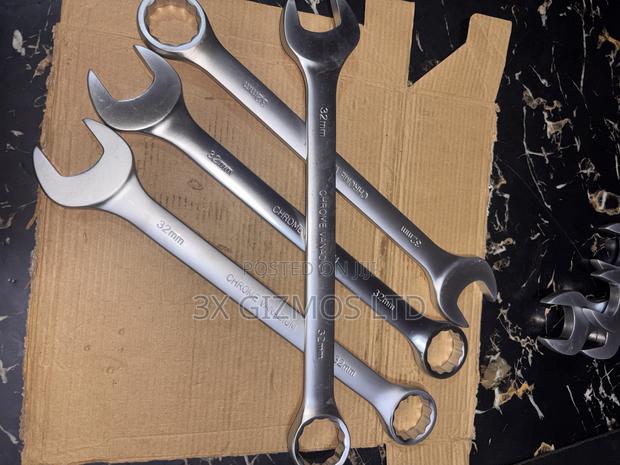 32mm Combination Spanner. · Photo 2