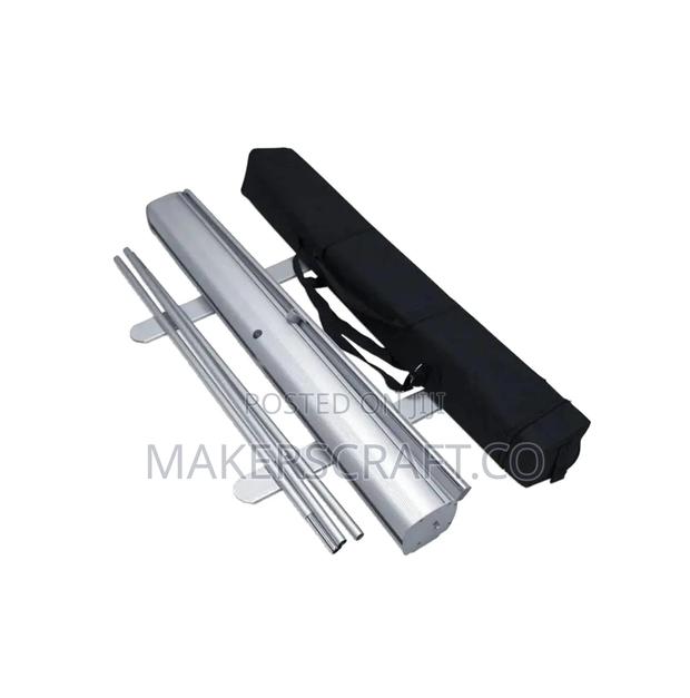 Small Base Pull Up Banner Machine / Roll Up Banner Machine