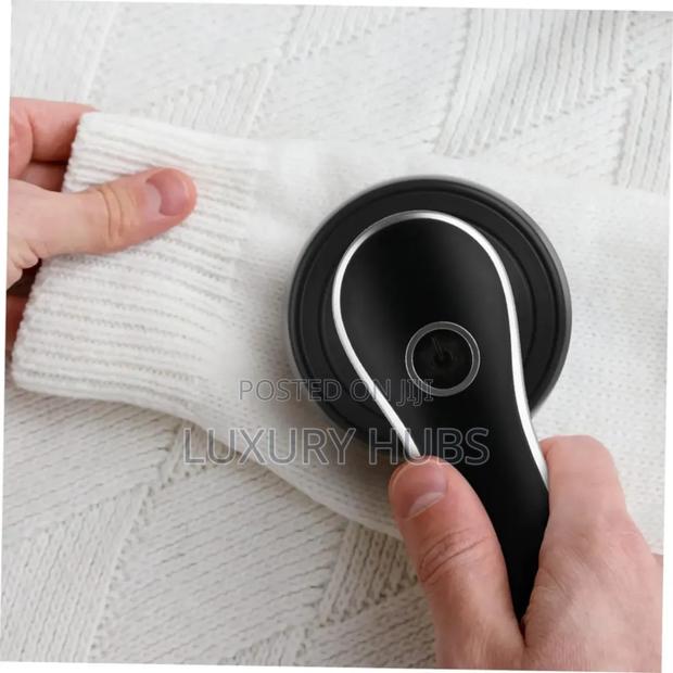 Clolthes Lint Remover (Rechargeable and Electric) · Photo 4