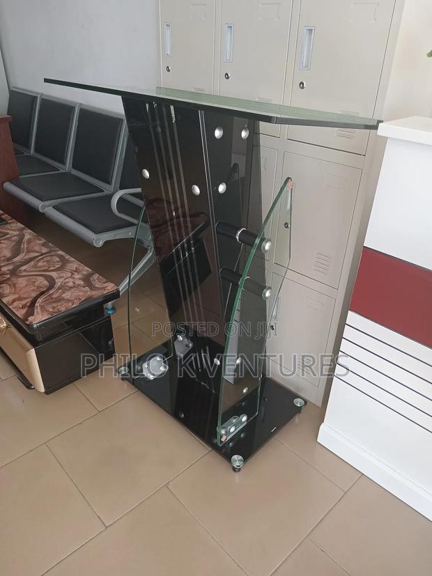 Fully Glass Quality Churches Pulpit · Photo 2
