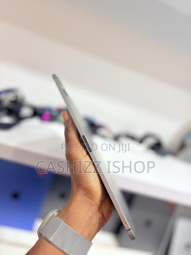 Apple iPad Pro 11 (2021) 256 GB Gray · Photo 4