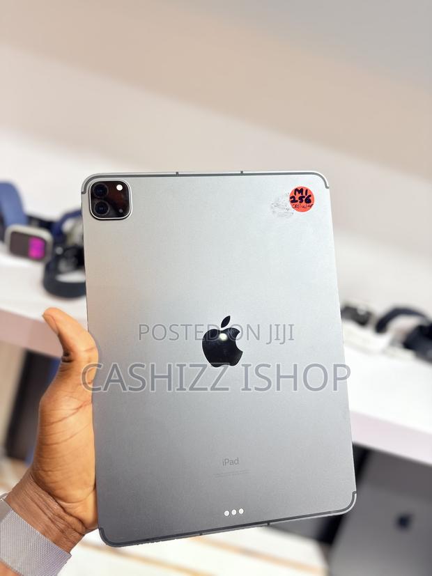 Apple iPad Pro 11 (2021) 256 GB Gray · Photo 1