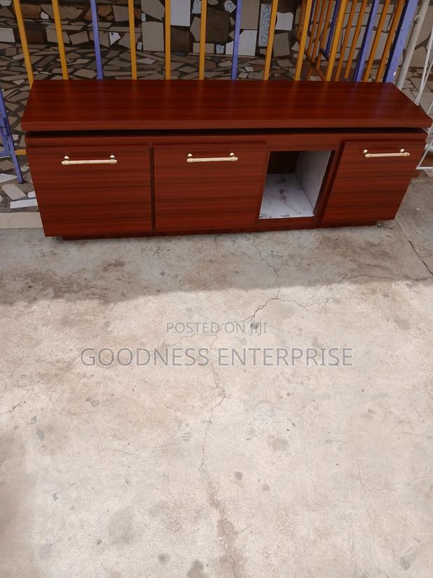 Classic Tv Stand · Photo 3