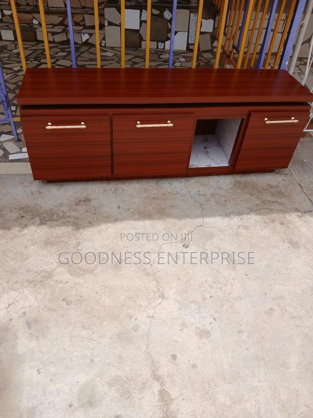 Classic Tv Stand · Photo 4