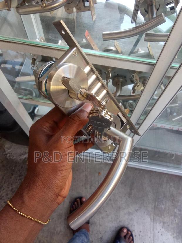 Wooden Door Locks With Seperate Handles. · Photo 4