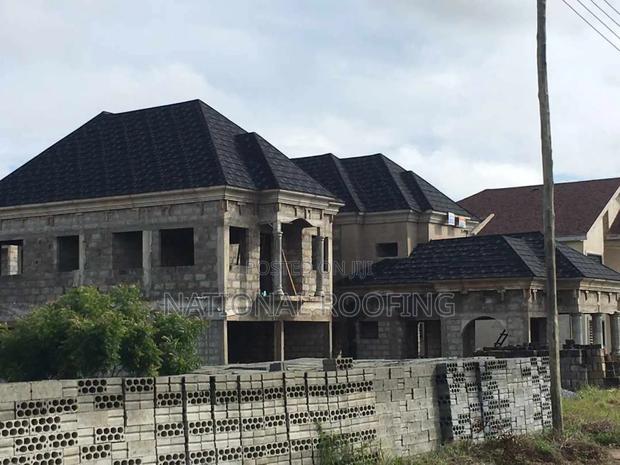 Black and White Roofing Shingle From New Zealand