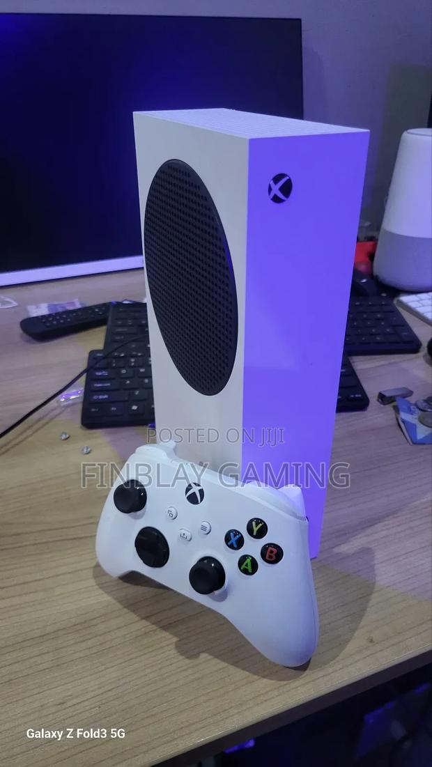 Xbox Series S With Fc 26 Installed photo 2