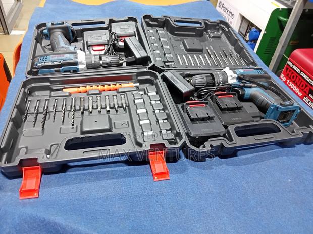 Low Vibration Bosch Drilling Machine · Photo 2