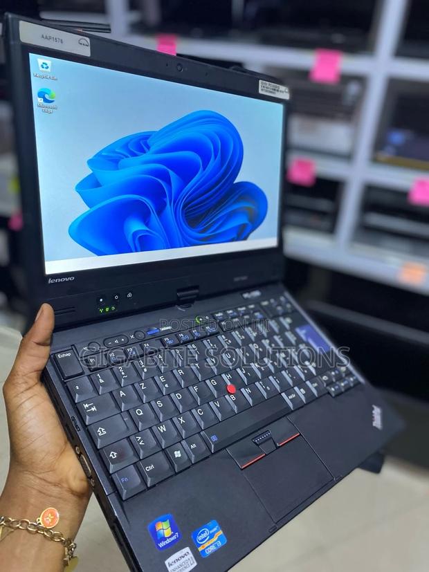 Laptop Lenovo ThinkPad X220 4GB Intel Core I3 HDD 320GB