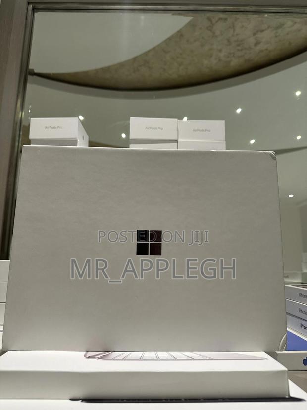 New Microsoft Surface Pro 11th Edition, a Copilot+ PC 16GB SSD 512GB photo 2
