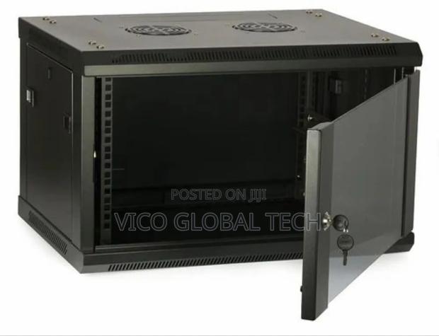 6u Cabinet · Photo 1