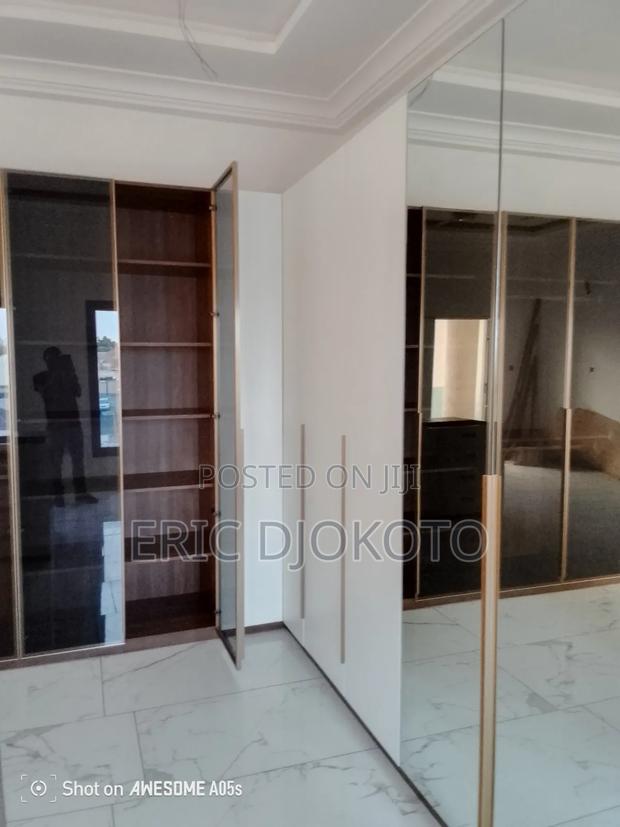 White Long Wardrobe · Photo 3