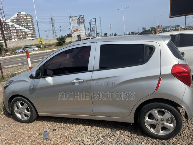 Chevrolet Spark 1LT 4dr Hatchback (1.2L 4cyl CVT) 2015 Silver