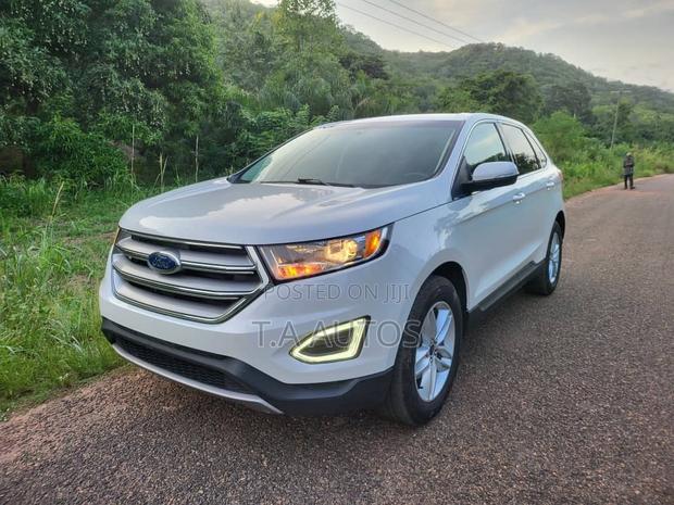 Ford Edge SE AWD 2019 White