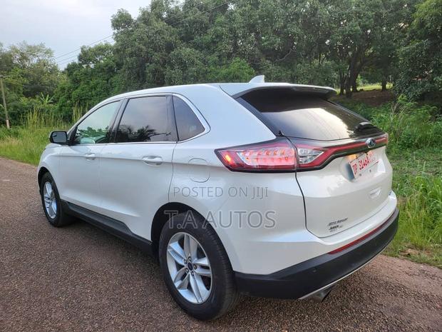 Ford Edge SE AWD 2019 White