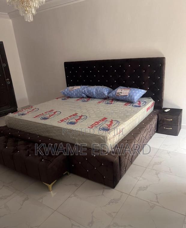 King Size Bed Frame With Two Sides Drawer and Ottoman · Photo 2