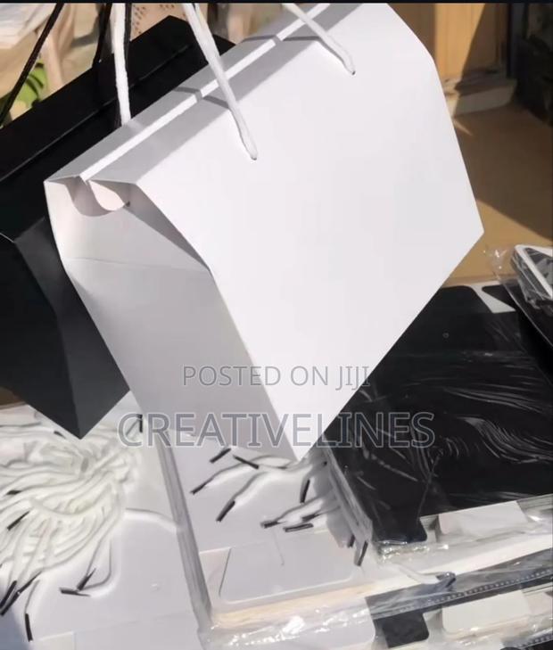 Plain Boxbag · Photo 2