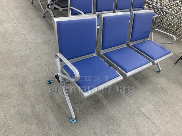 Leather Waiting Chair 3 Seater · Photo 2