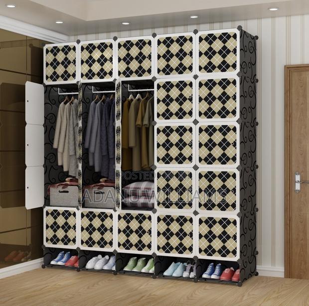 Large Capacity Plastic Wardrobe 25 Cubes + Shoe Rack · Photo 4